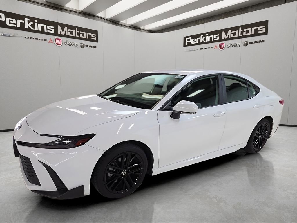 Used 2025 Toyota Camry SE
