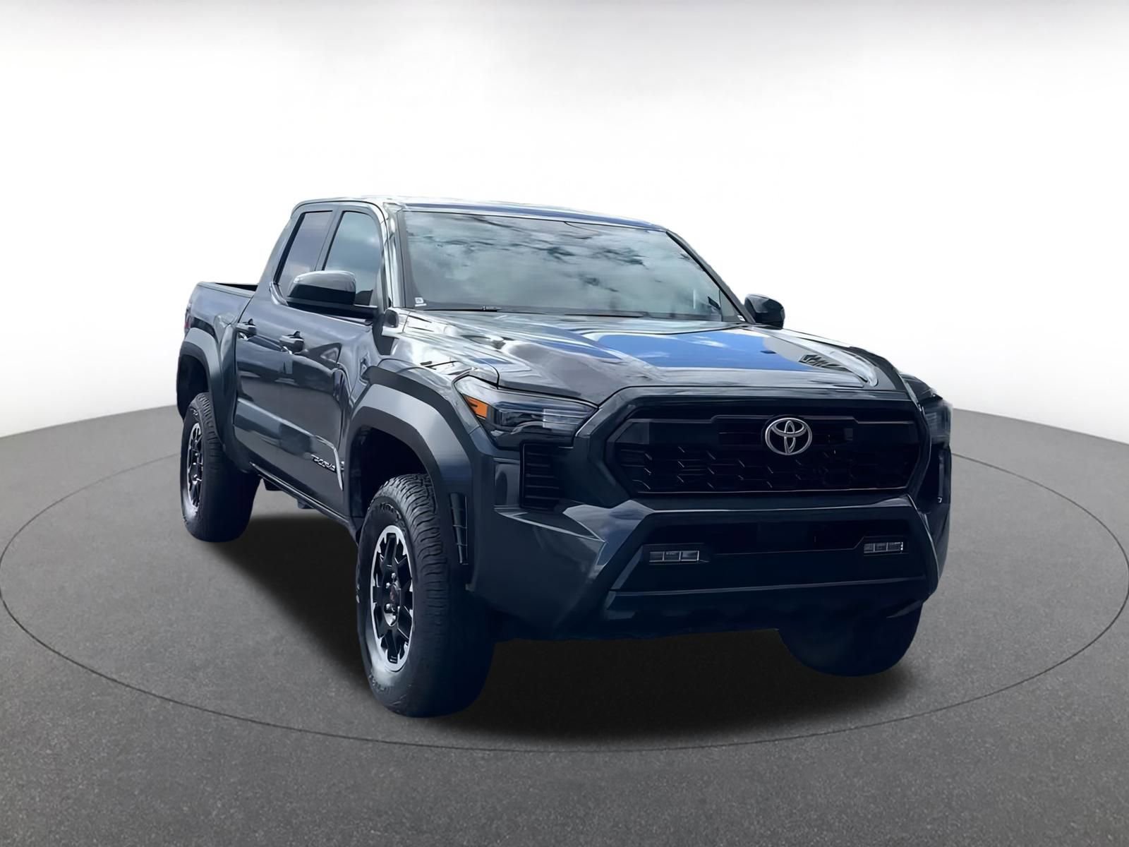 Used 2025 Toyota Tacoma TRD Off-Road image 3