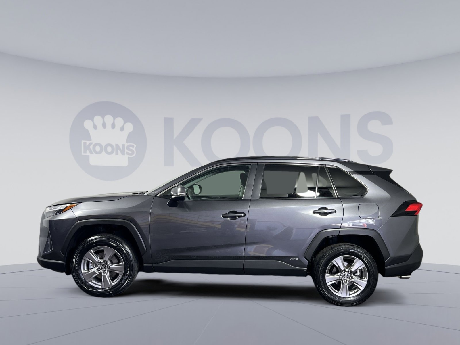 Used 2025 Toyota RAV4 XLE image 2