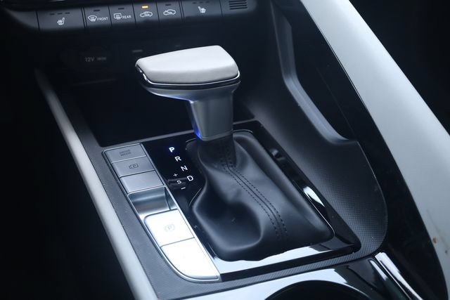 Certified 2025 Hyundai Elantra Limited FWD image 21