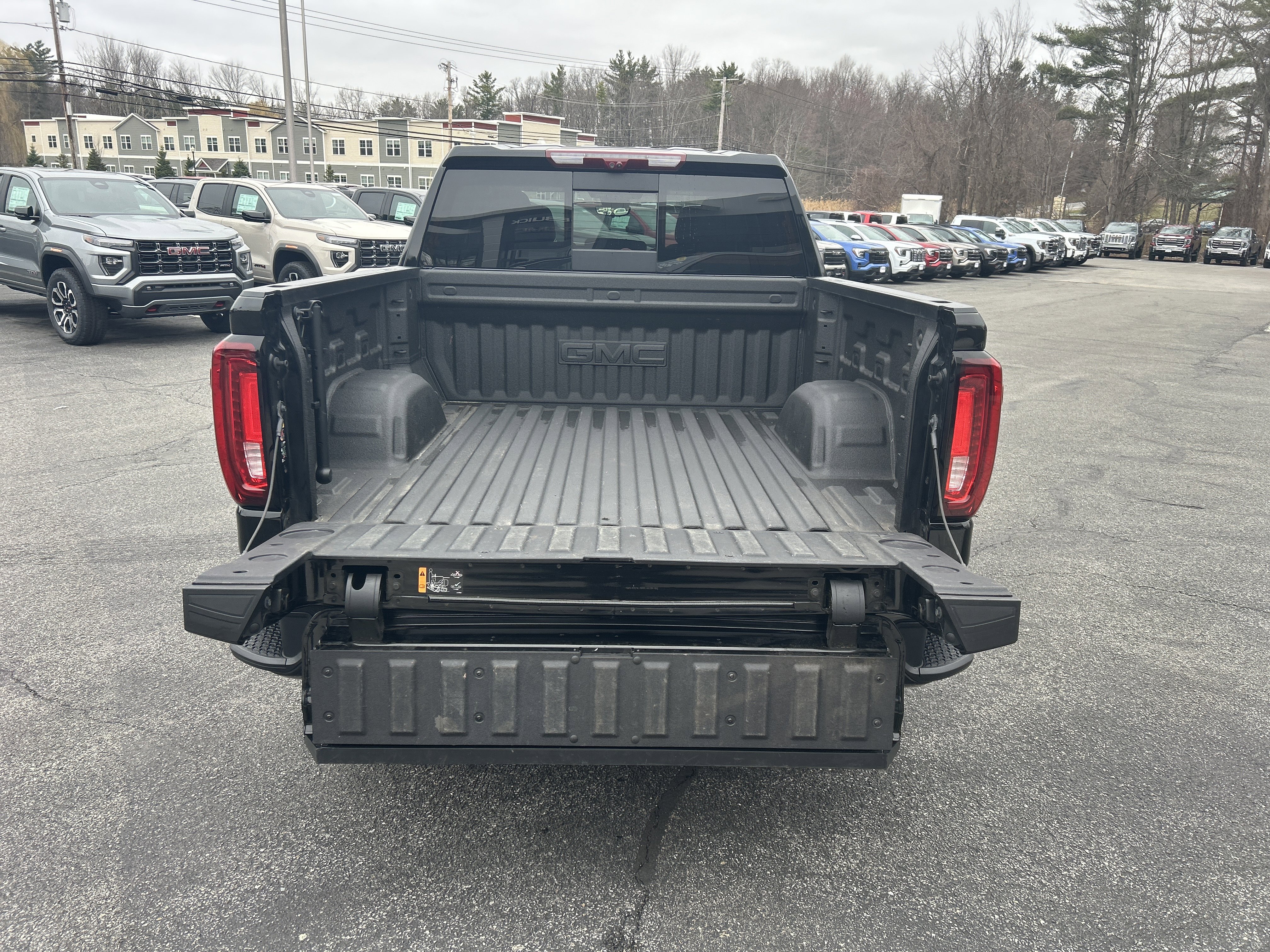 Used 2025 GMC Sierra 1500 Denali w/ Denali Reserve Package image 9