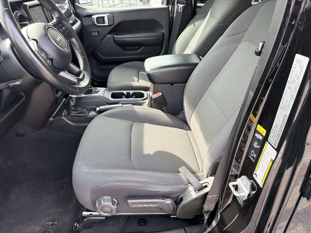 Used 2022 Jeep Gladiator Sport image 19