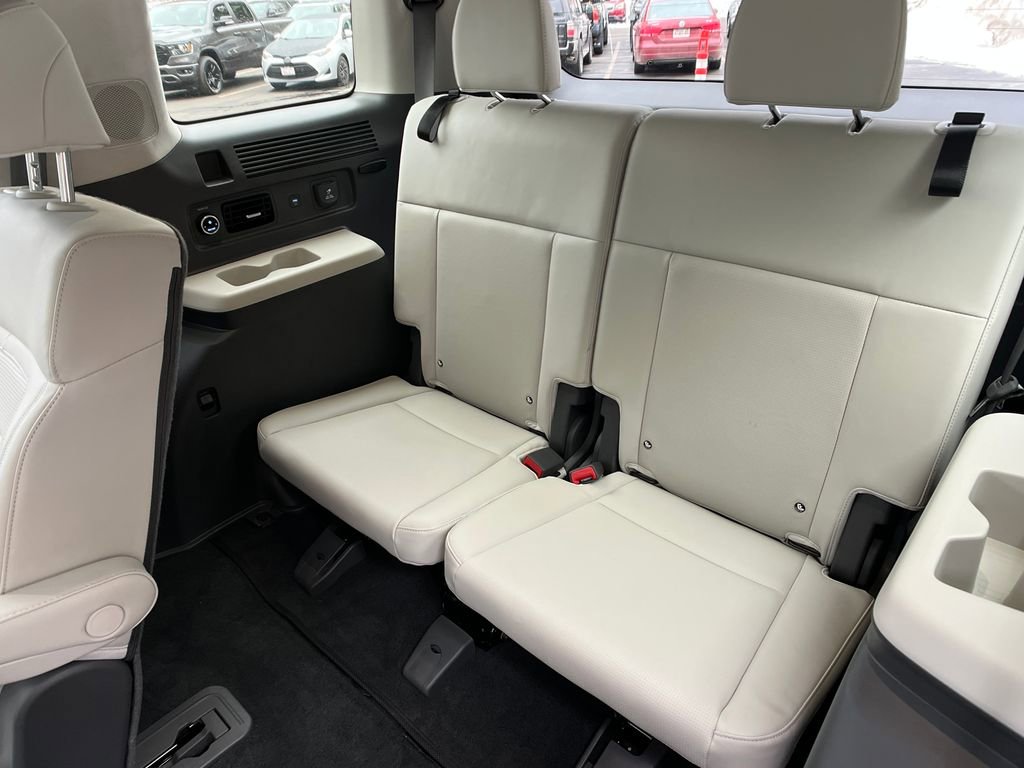 Used 2025 Hyundai Santa Fe Calligraphy image 23