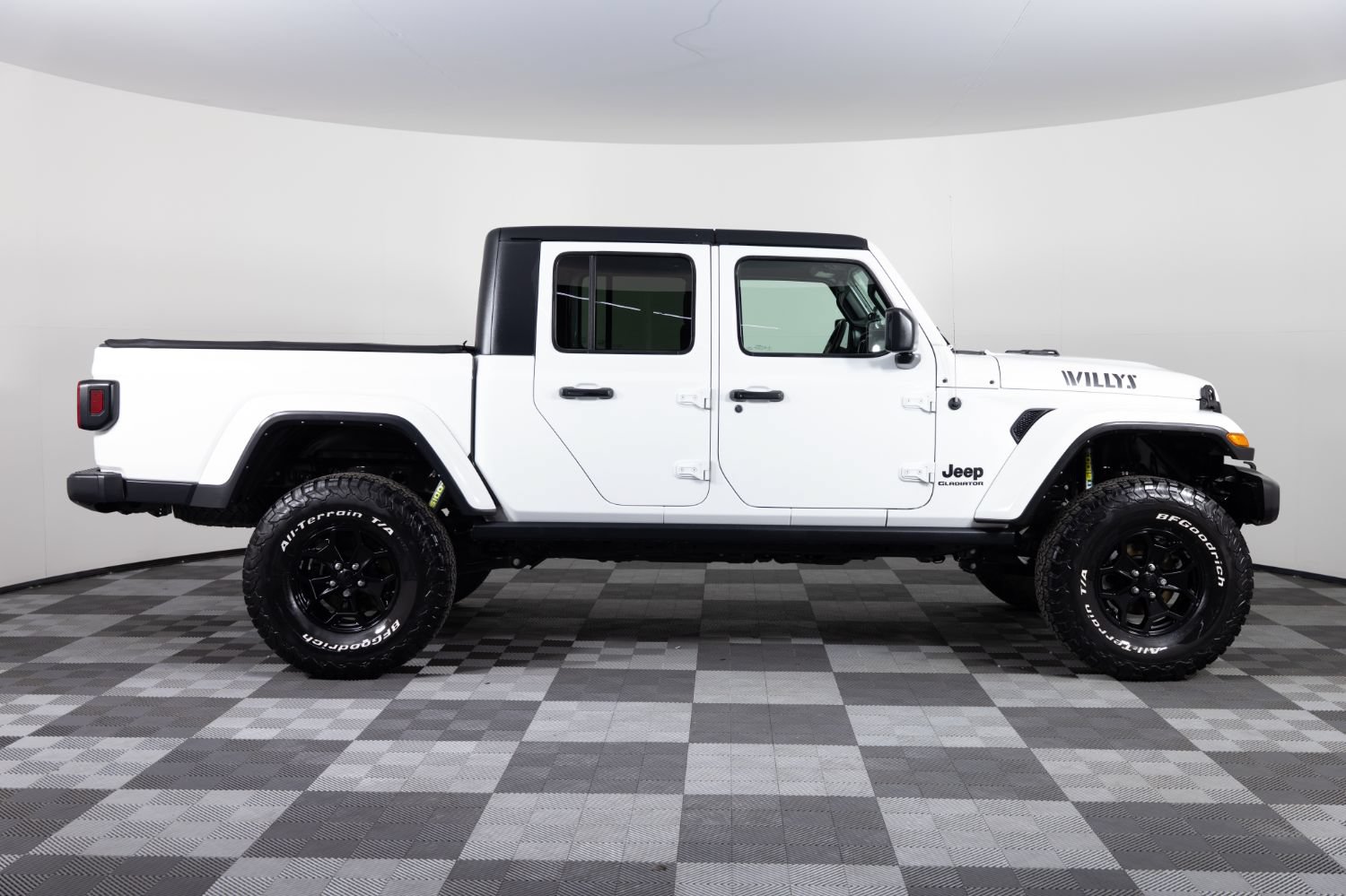 Used 2022 Jeep Gladiator Sport AWD/4WD image 9