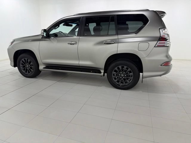 Used 2021 Lexus GX 460 Premium w/ Premium Package AWD/4WD image 2