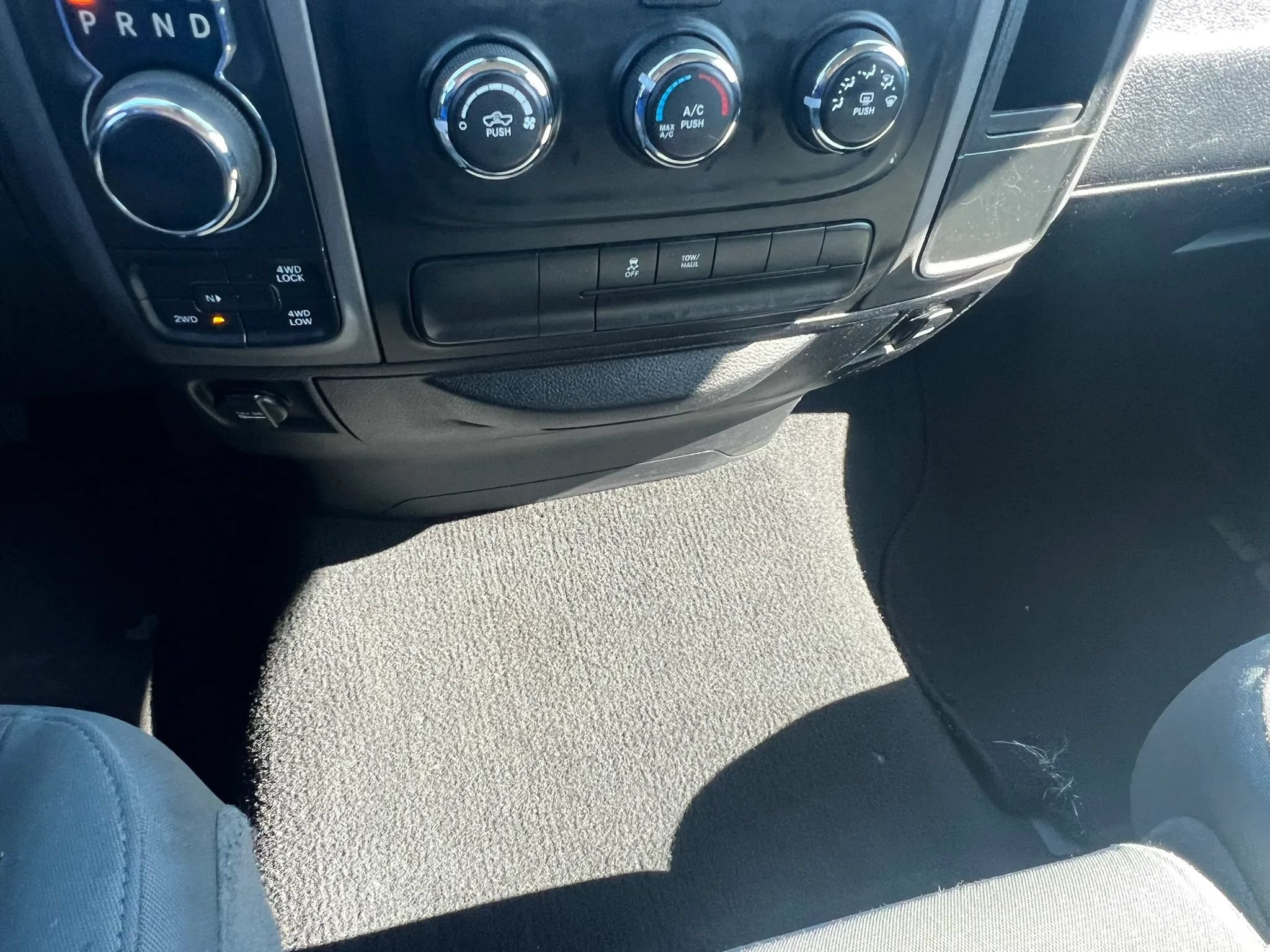 Used 2017 RAM 1500 Express AWD/4WD image 23
