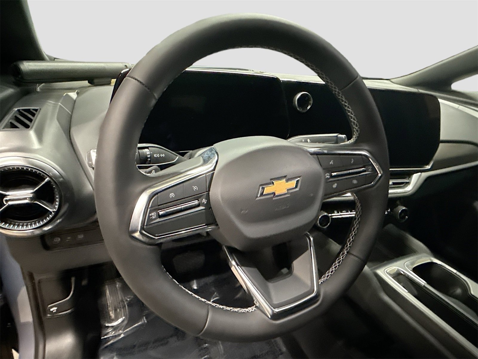 New 2026 Chevrolet Equinox EV LT w/ Comfort Package image 11