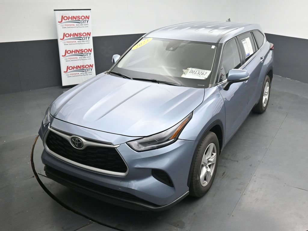 Used 2023 Toyota Highlander LE image 24