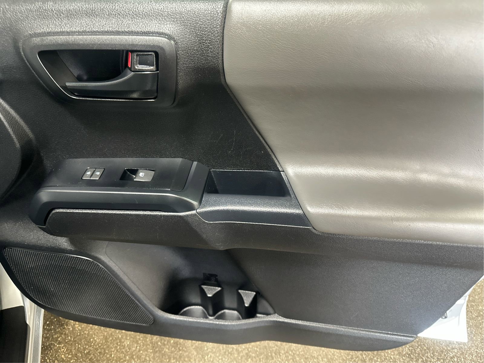 Used 2023 Toyota Tacoma SR AWD/4WD image 21