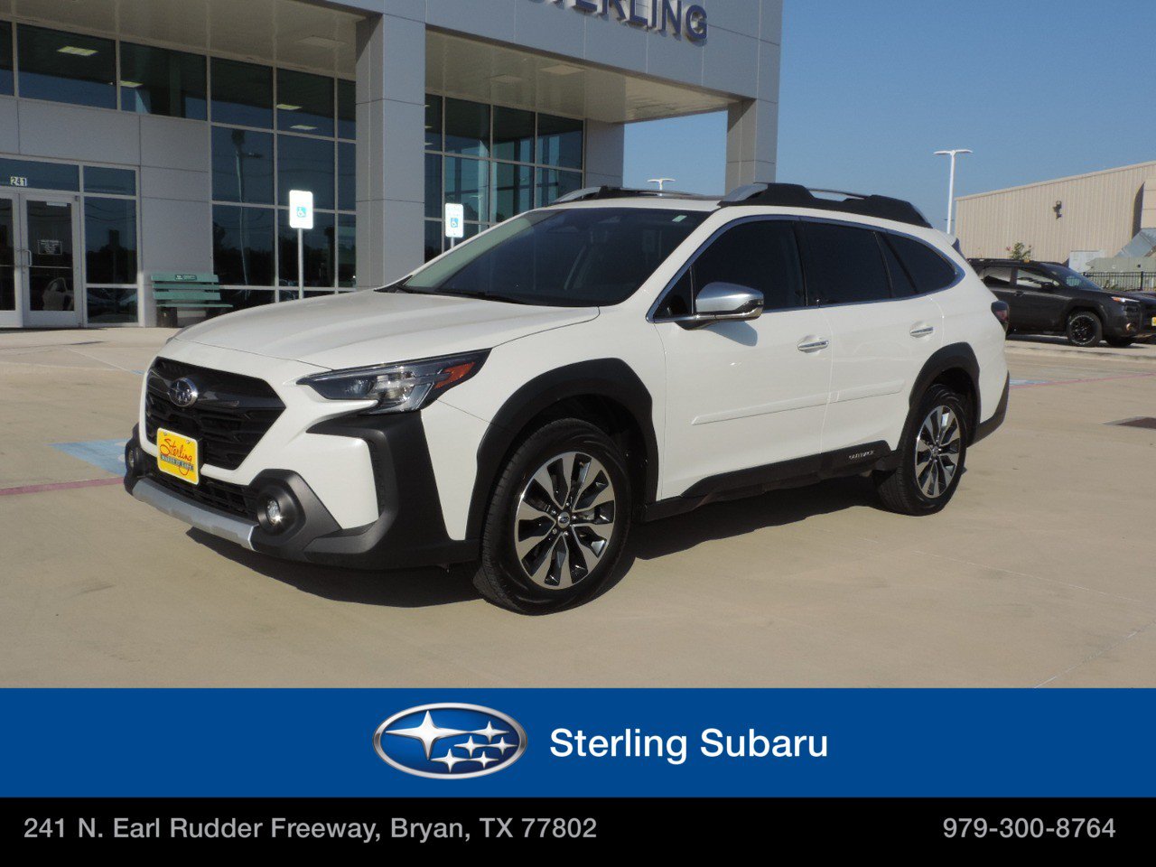 Used 2025 Subaru Outback Touring AWD/4WD image 1