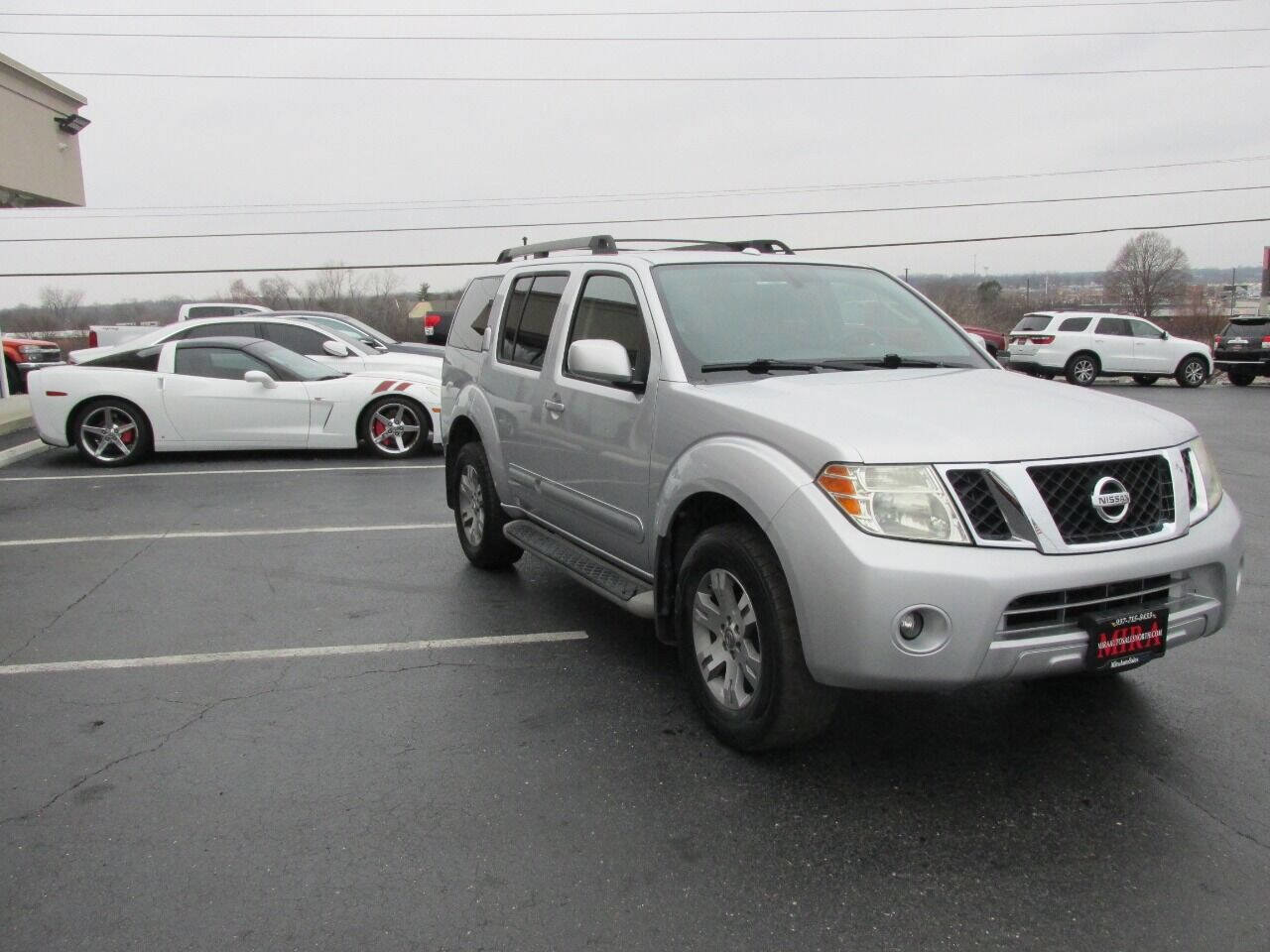 Used 2010 Nissan Pathfinder SE w/ SE Premium Journey Pkg image 5
