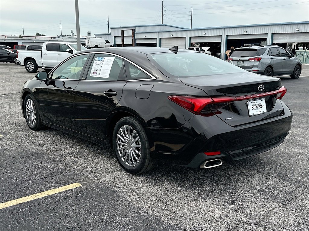 Used 2020 Toyota Avalon XLE image 7