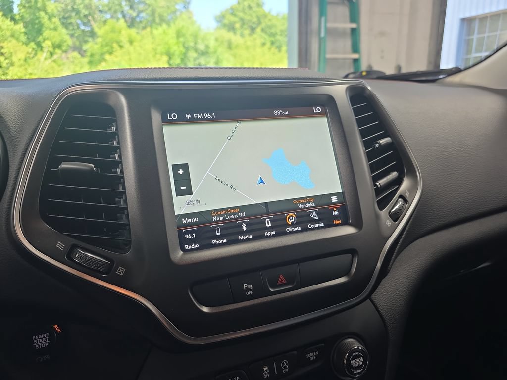 Used 2019 Jeep Cherokee Trailhawk AWD/4WD image 24