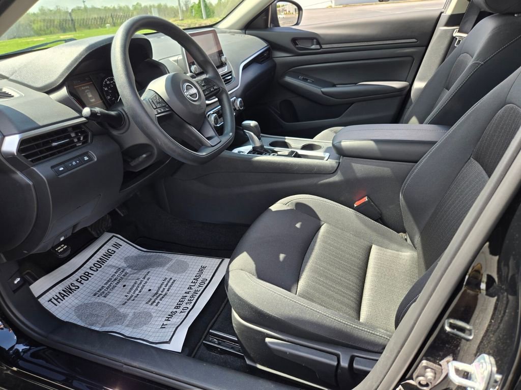 Certified 2025 Nissan Altima 2.5 S FWD image 7