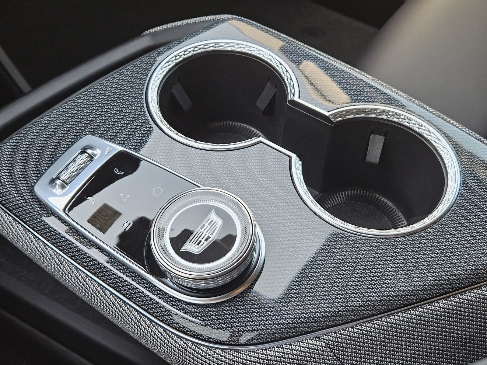 New 2025 Cadillac Optiq Luxury 1 image 19