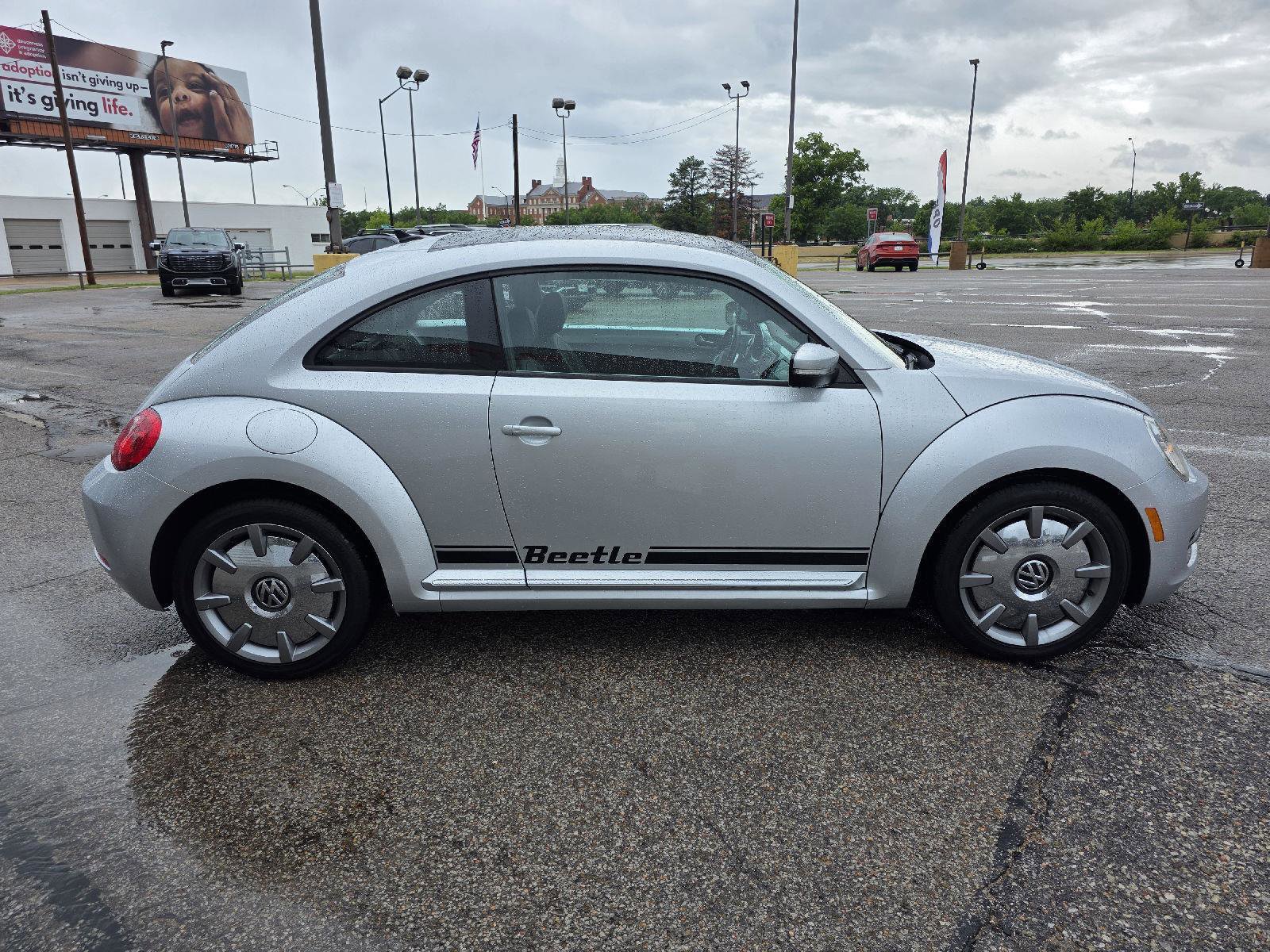Used 2014 Volkswagen Beetle 2.5 FWD image 4