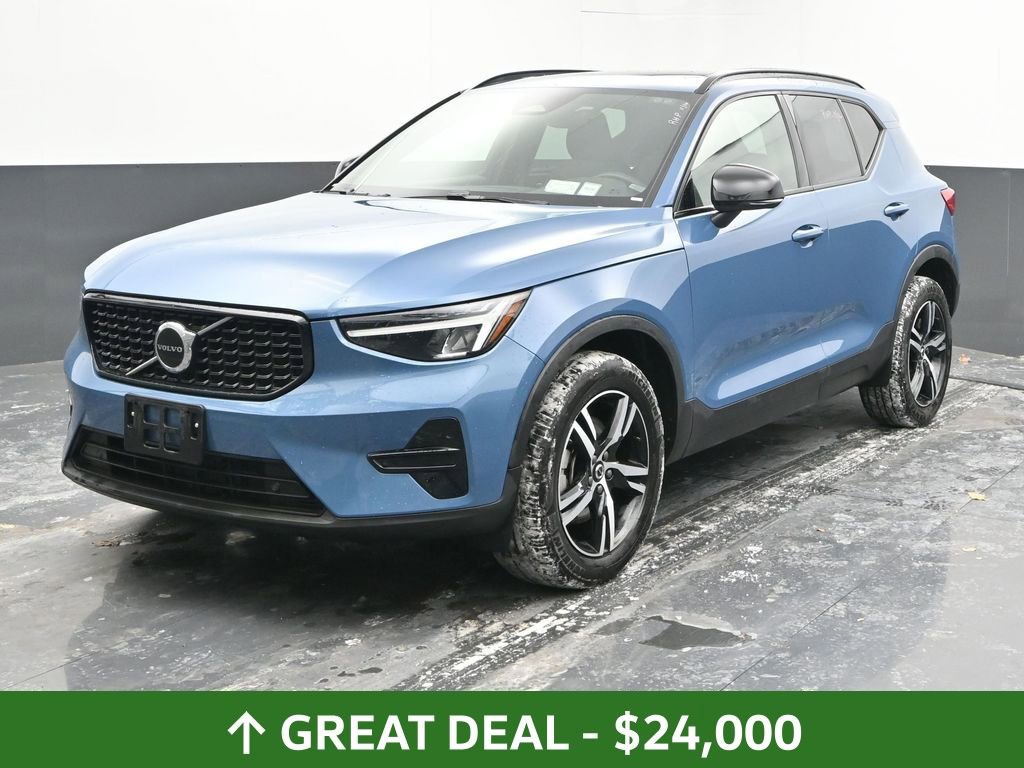 Used 2024 Volvo XC40 B5 Core image 6