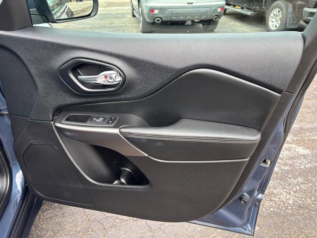 Used 2020 Jeep Cherokee Limited image 16