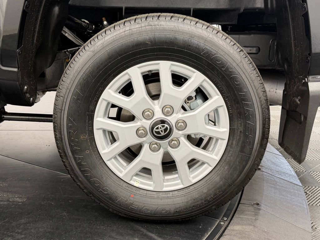 Used 2026 Toyota Tacoma SR5 AWD/4WD image 16