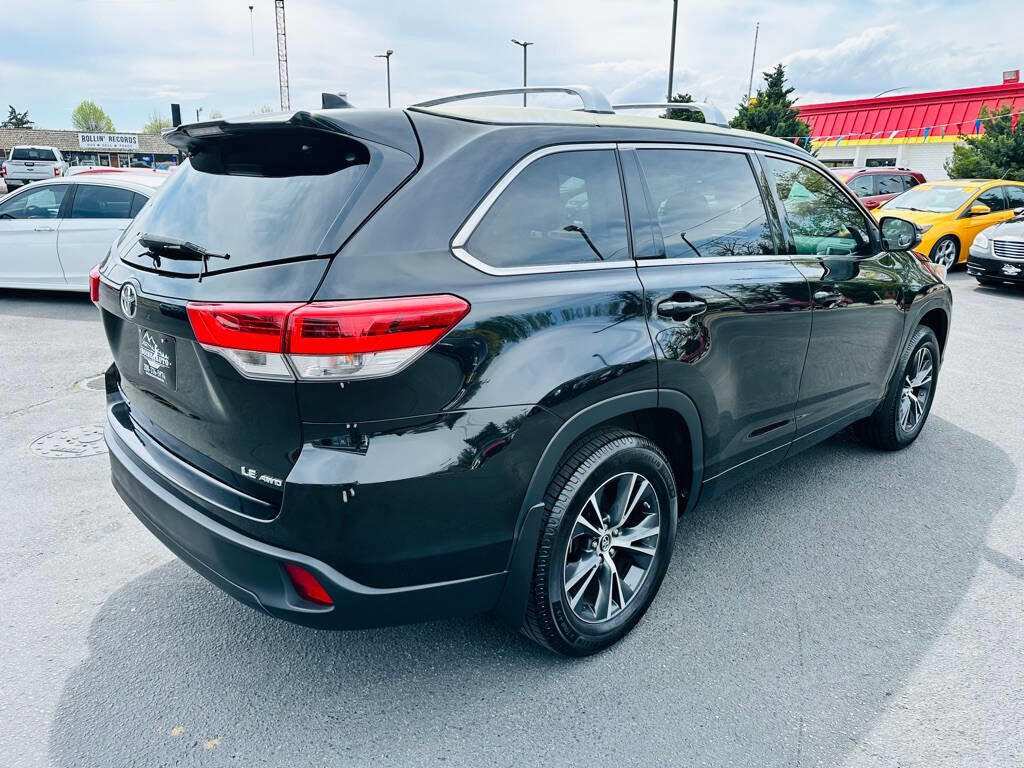 Used 2017 Toyota Highlander Plus w/ Carpet Mat Package AWD/4WD image 7