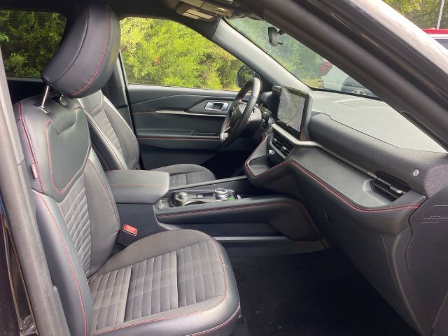 Used 2025 Ford Explorer ST-Line AWD/4WD image 37