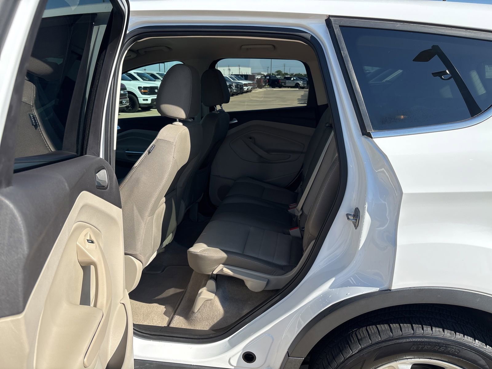 Used 2016 Ford Escape SE FWD image 12