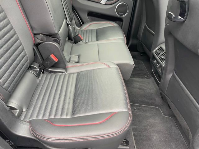 Used 2023 Land Rover Discovery Sport SE R-Dynamic image 11