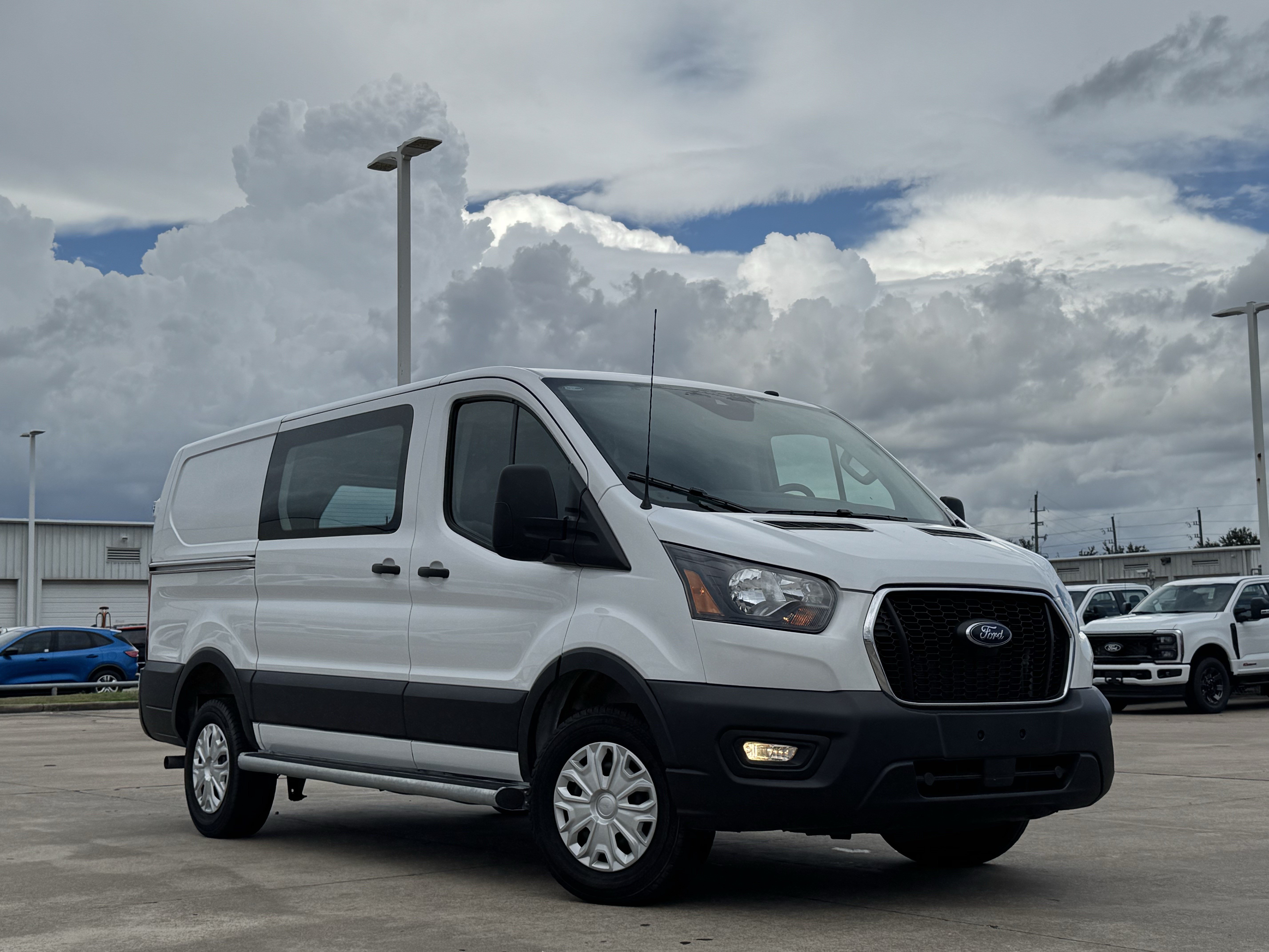 Certified 2025 Ford Transit 250 Low Roof w/ Exterior Upgrade Package RWD image 2