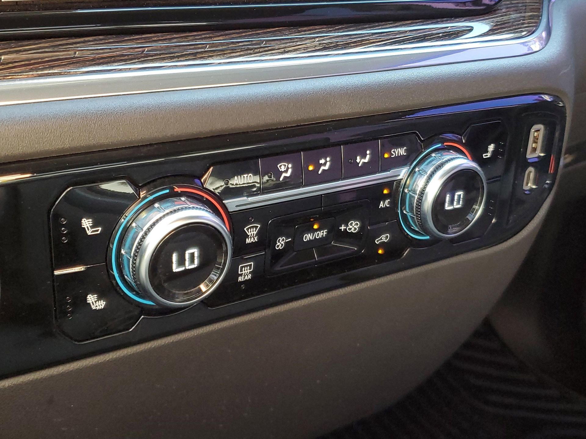 Used 2023 GMC Sierra 1500 Elevation image 29