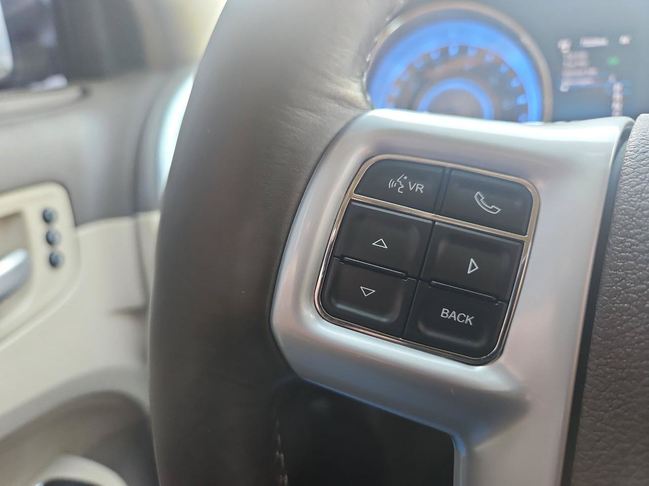 Used 2014 Chrysler 300 C w/ Beats Audio Group AWD/4WD image 46