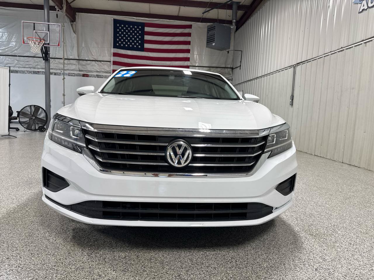 Used 2022 Volkswagen Passat 2.0T SE FWD image 3