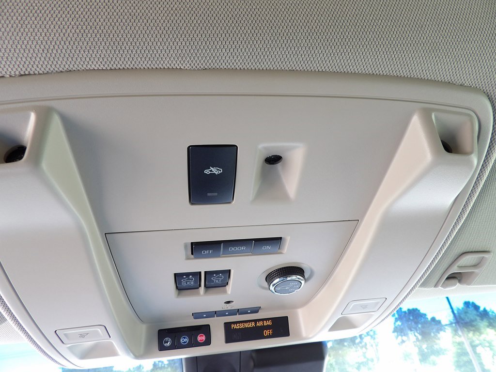 Used 2017 Cadillac Escalade ESV Luxury image 21