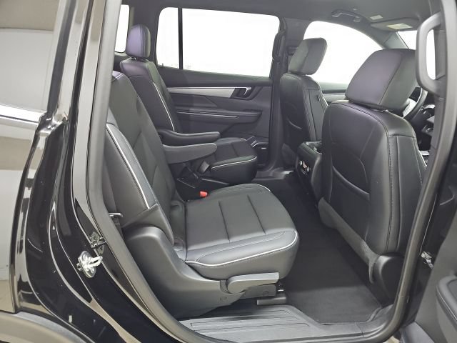 Used 2025 Buick Enclave Preferred AWD/4WD image 19