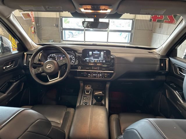 Certified 2024 Nissan Pathfinder SL w/ SL Premium Package AWD/4WD image 22