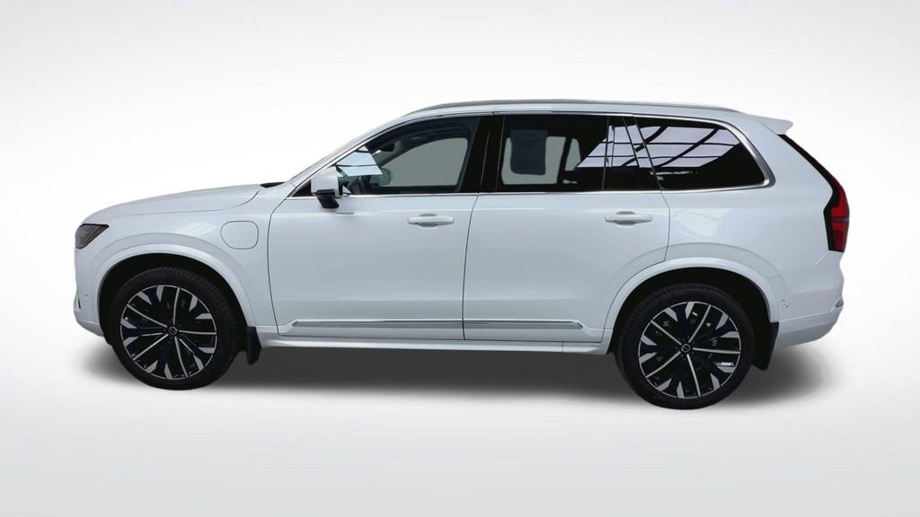 Used 2025 Volvo XC90 T8 Plus w/ Protection Package Premier AWD/4WD image 5