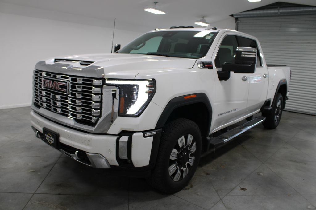 Used 2024 GMC Sierra 2500 Denali w/ Denali Reserve Package AWD/4WD image 4