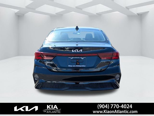 Used 2023 Kia Forte LXS image 3
