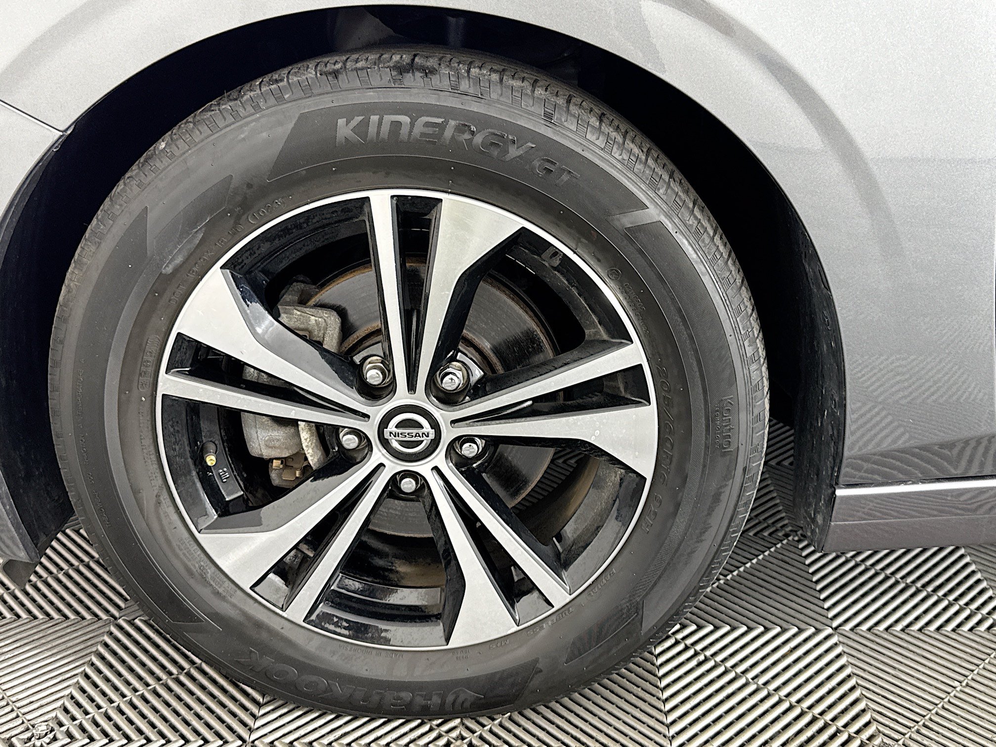 Used 2023 Nissan Sentra SV FWD image 36