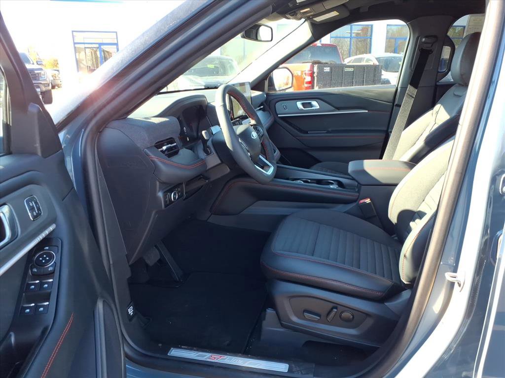New 2026 Ford Explorer ST-Line image 7