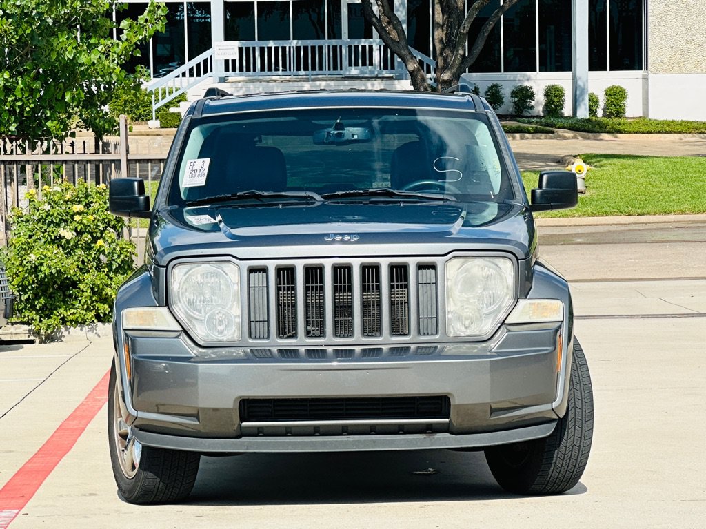 Used 2012 Jeep Liberty Sport RWD image 2