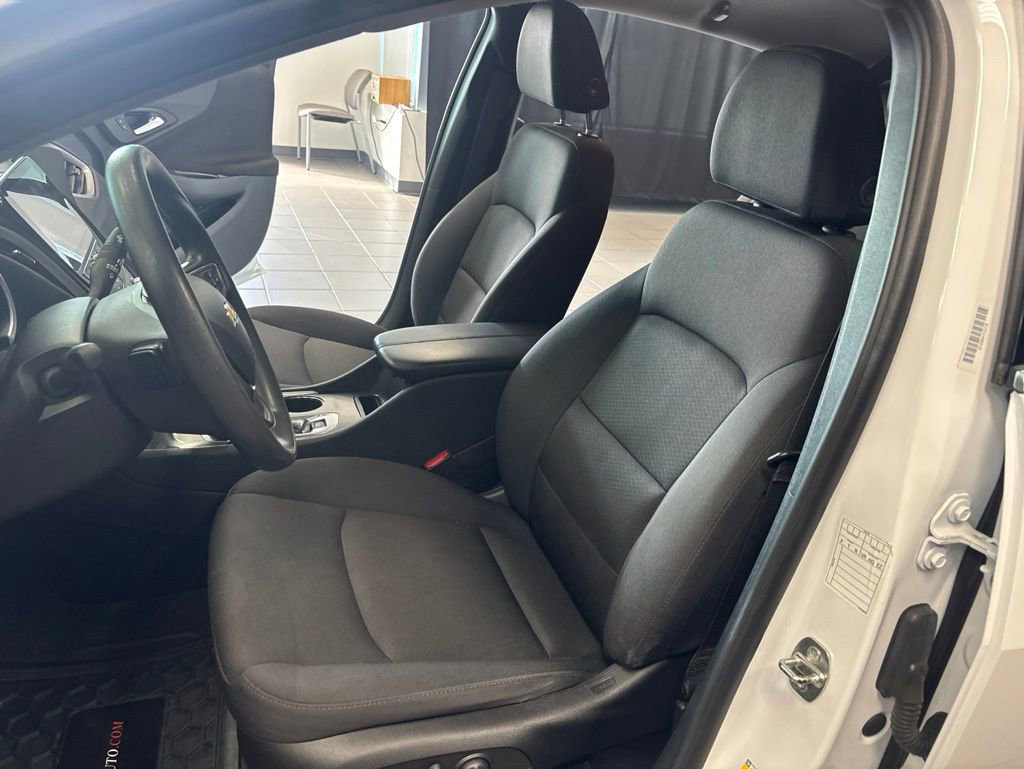 Used 2023 Chevrolet Malibu LT FWD image 21