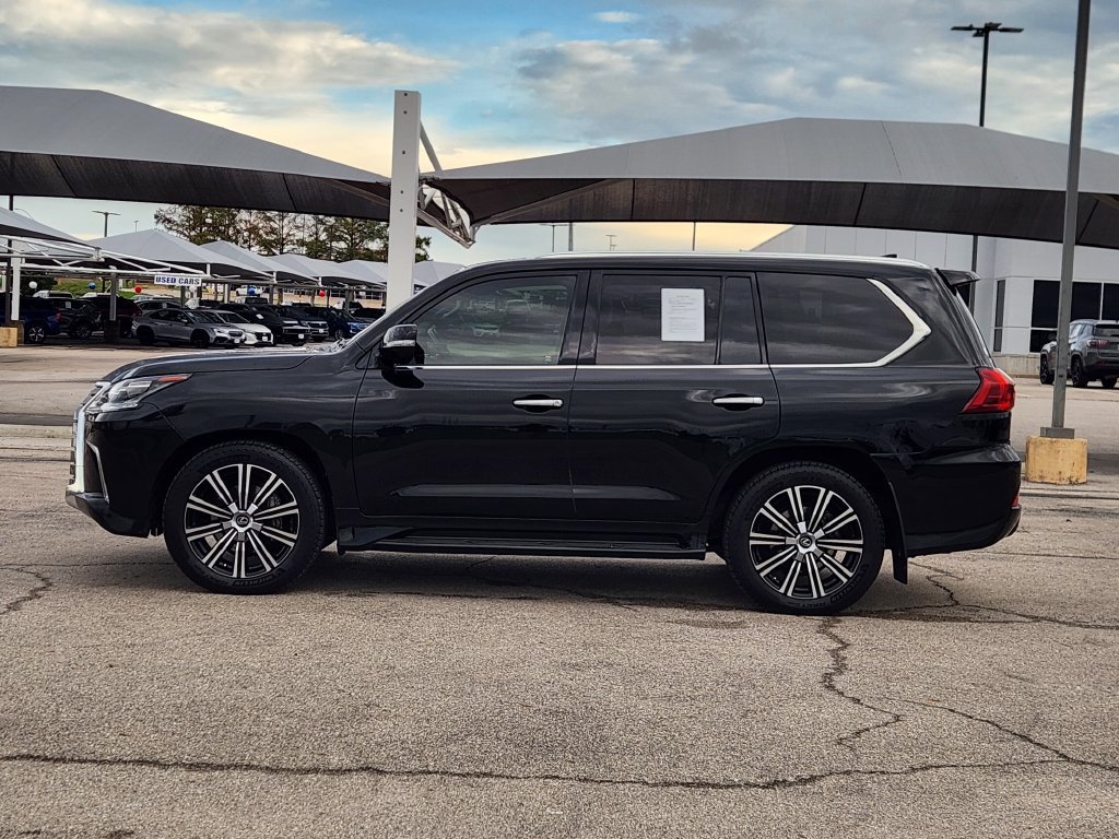 Used 2020 Lexus LX 570 4WD w/ Luxury Package image 4