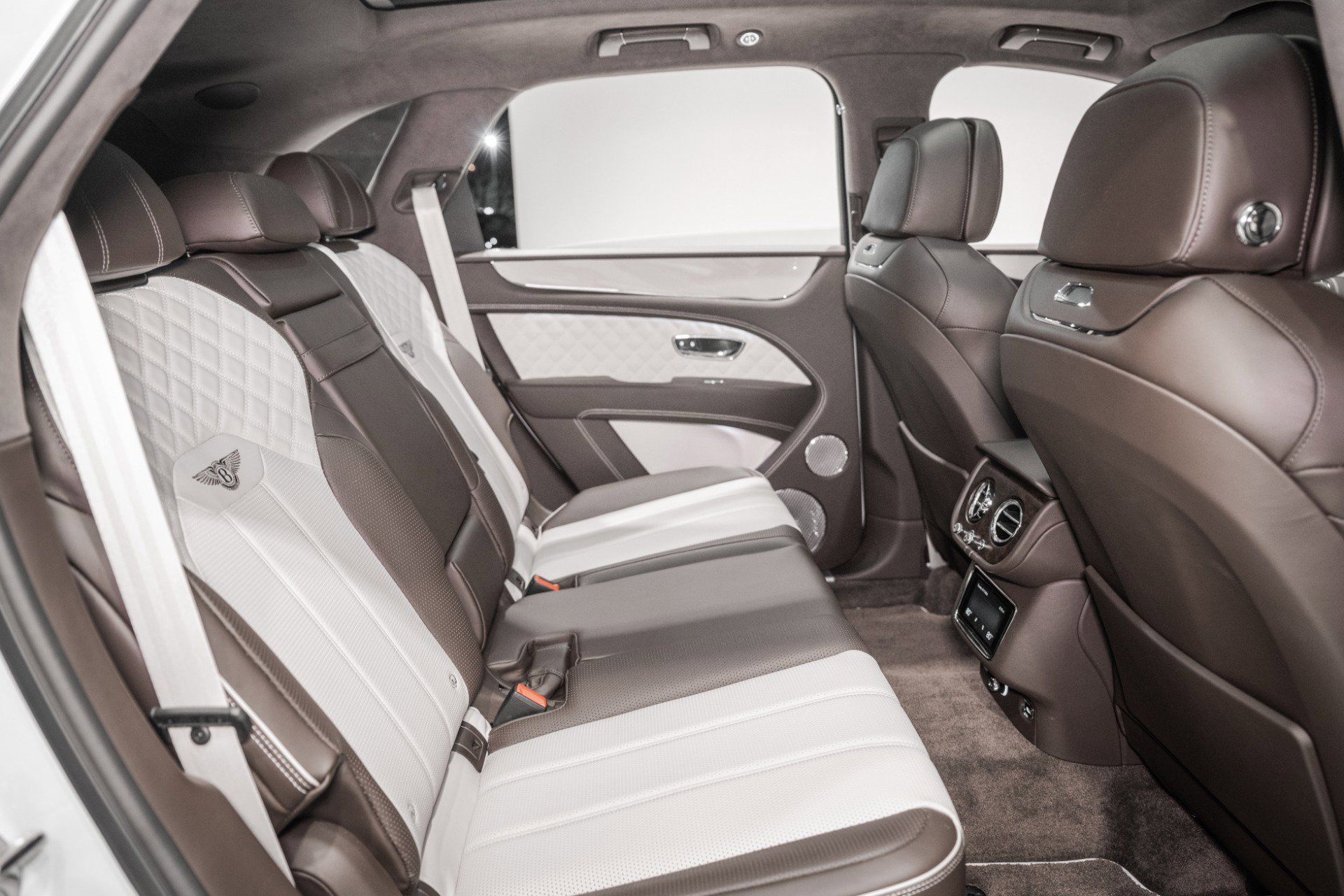 Certified 2023 Bentley Bentayga AWD/4WD image 24