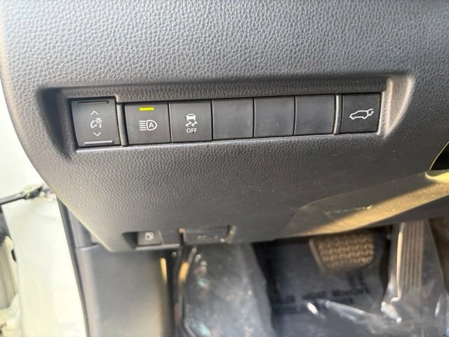 Used 2021 Toyota Venza XLE w/ Carpet Mat Package (TMS) AWD/4WD image 15