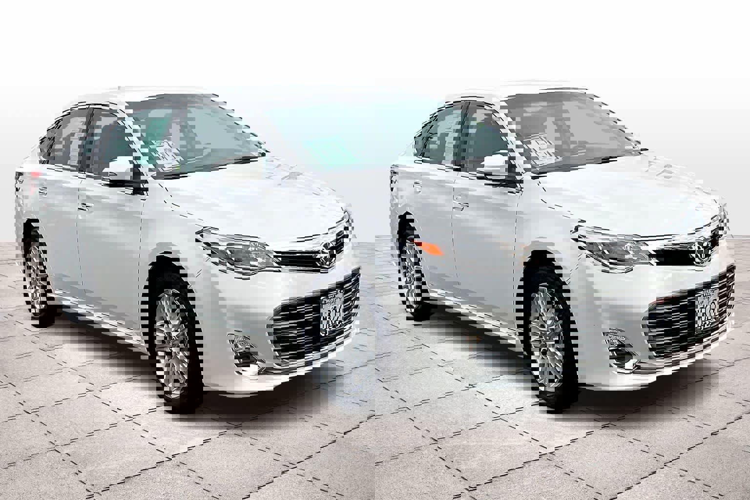 Used 2015 Toyota Avalon XLE image 2