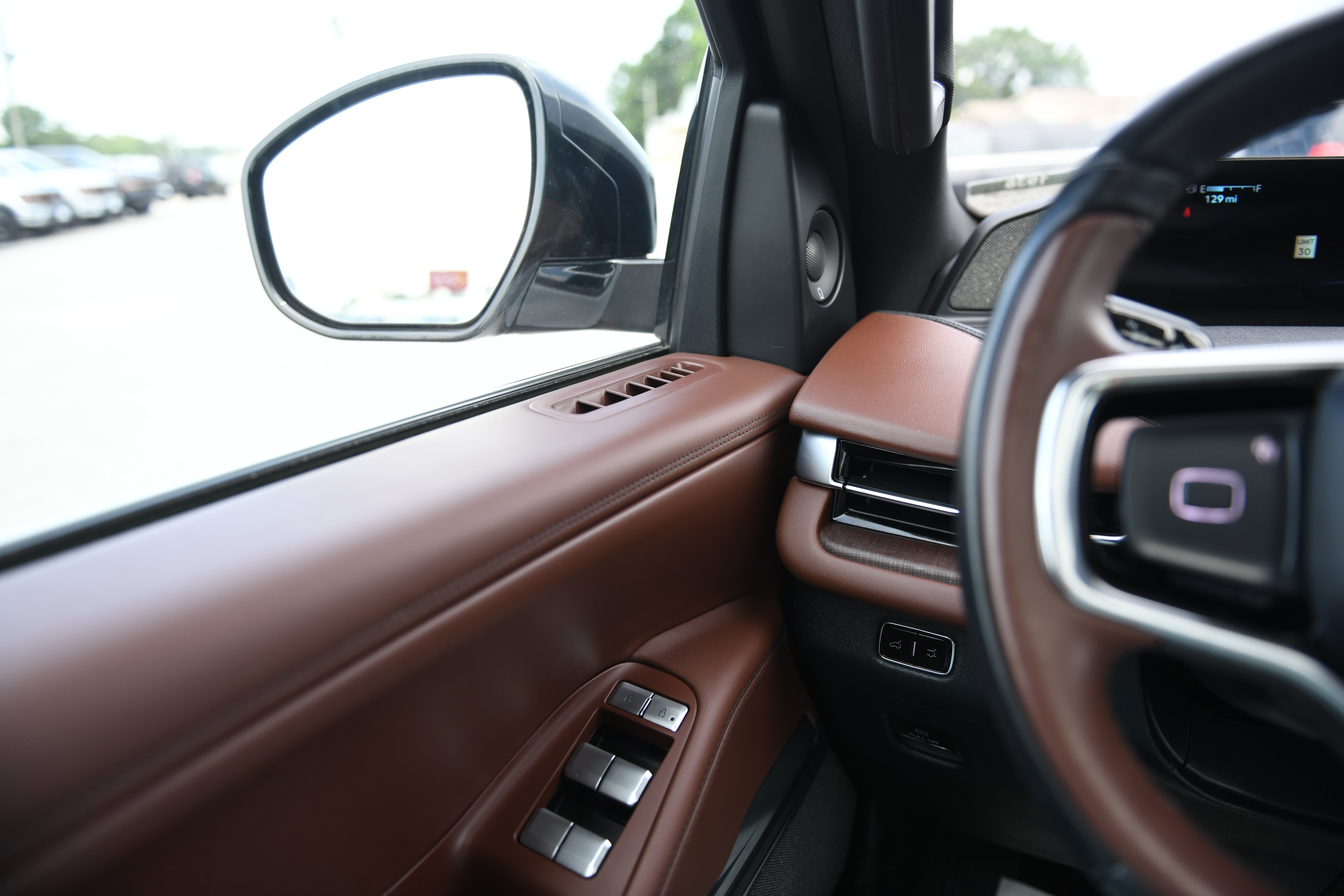 Used 2025 Lincoln Navigator Reserve AWD/4WD image 23