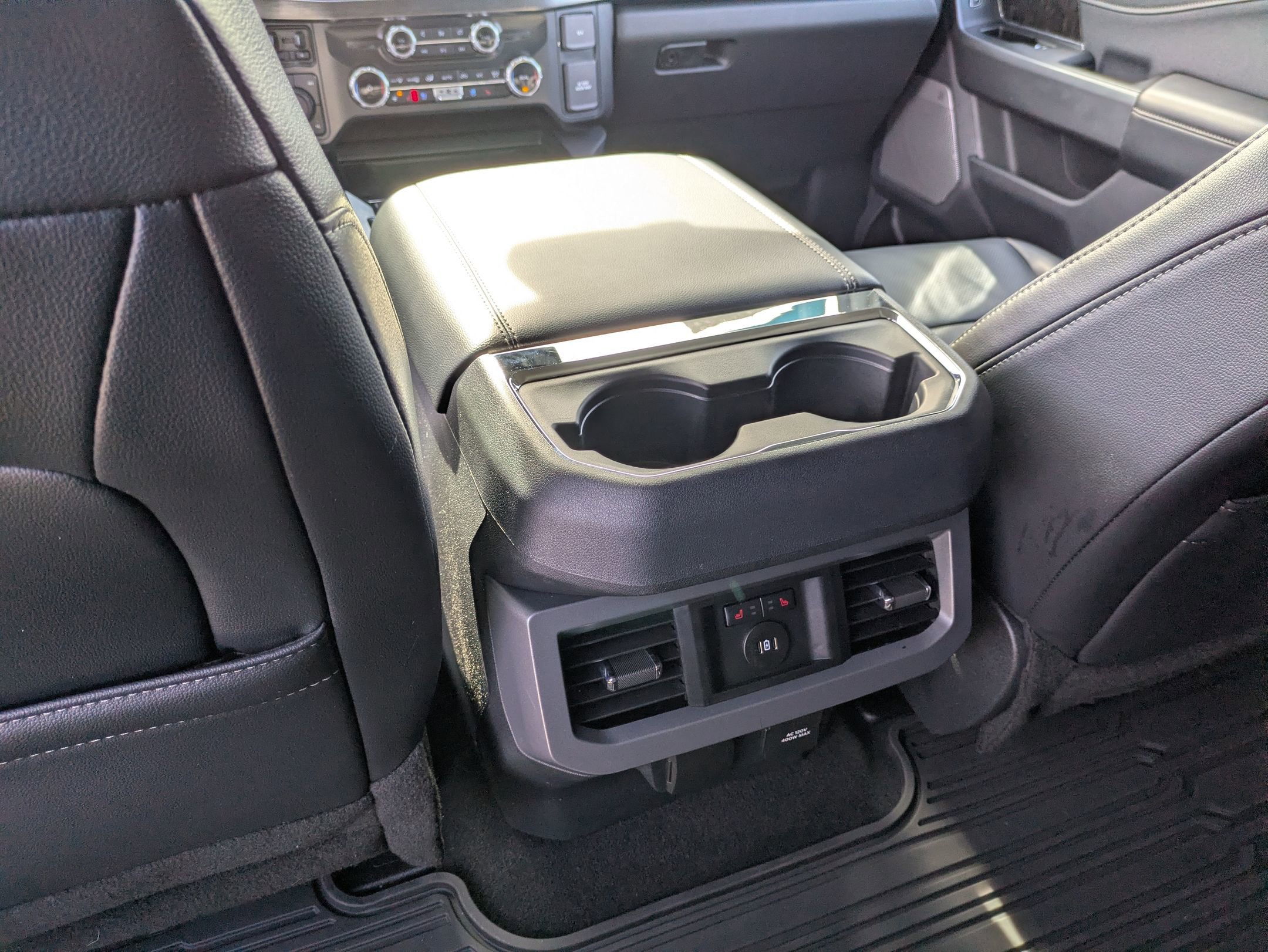 Certified 2024 Ford F350 Lariat w/ Chrome Package image 31