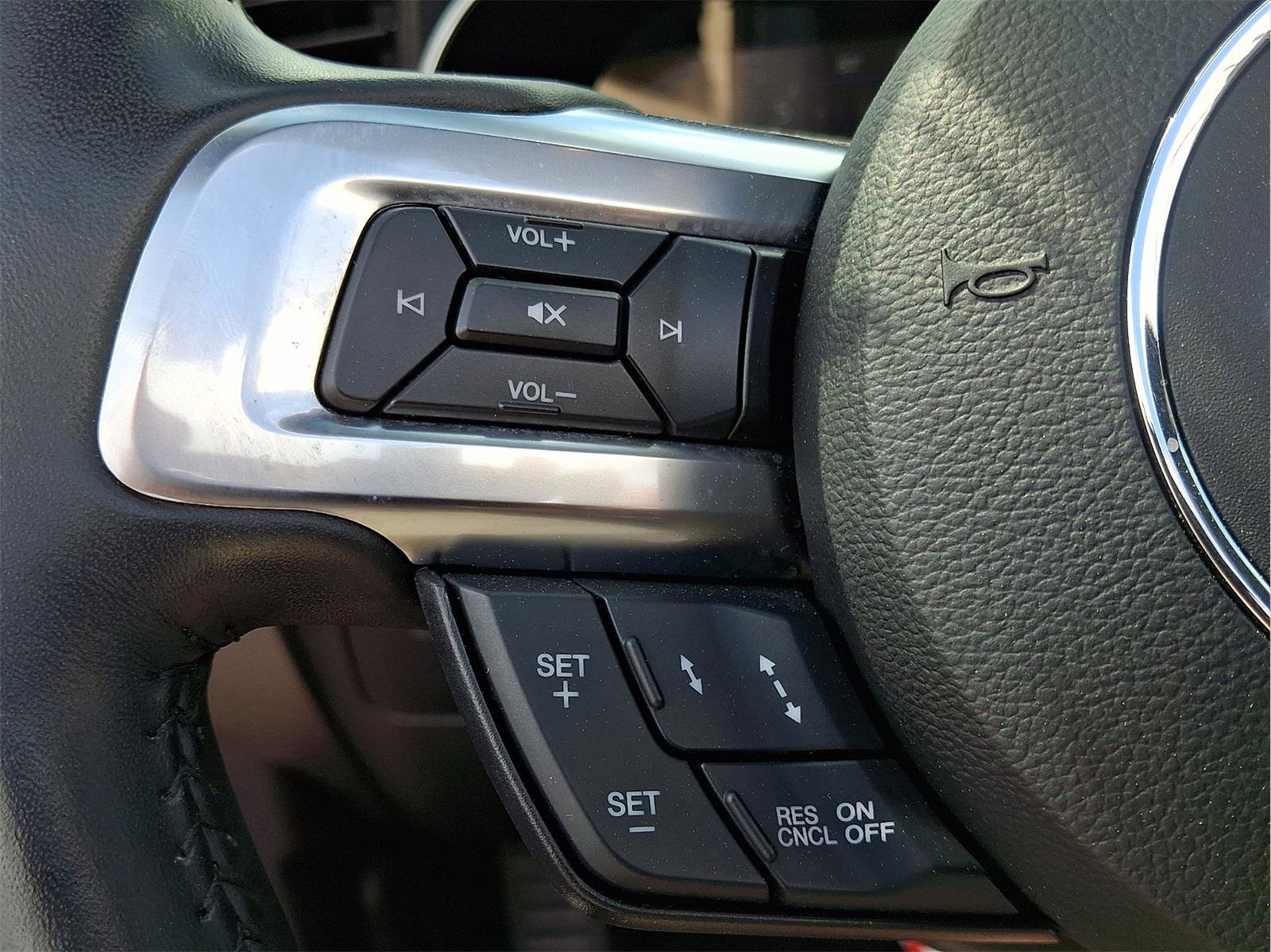 Used 2019 Ford Mustang GT Premium w/ Equipment Group 401A RWD image 37