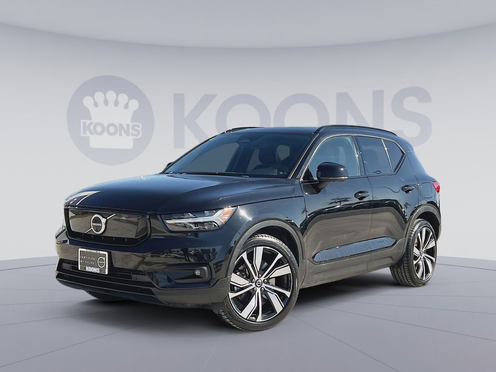 Used 2021 Volvo XC40 P8 Recharge w/ Advanced Package image 1