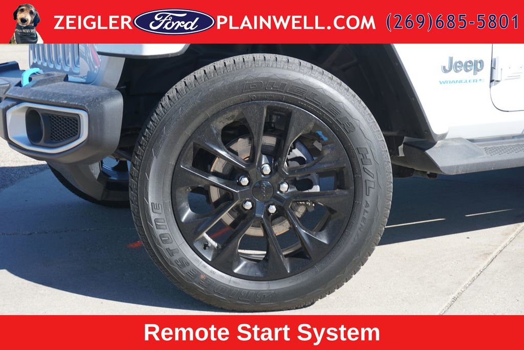 Used 2023 Jeep Wrangler Unlimited Sahara w/ Cold Weather Group AWD/4WD image 9